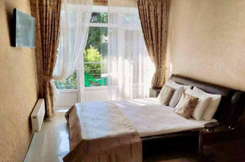 «Люкс» с балконом