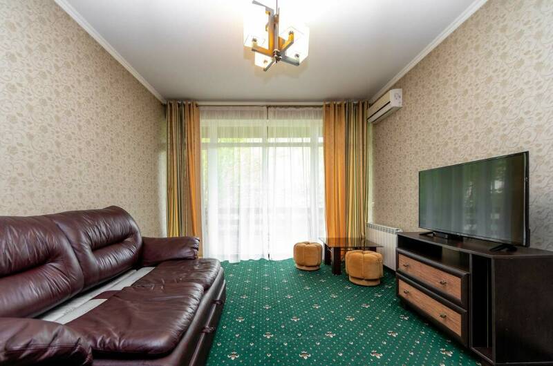 «Люкс» двухкомнатный, пакет услуг «Полный пансион»