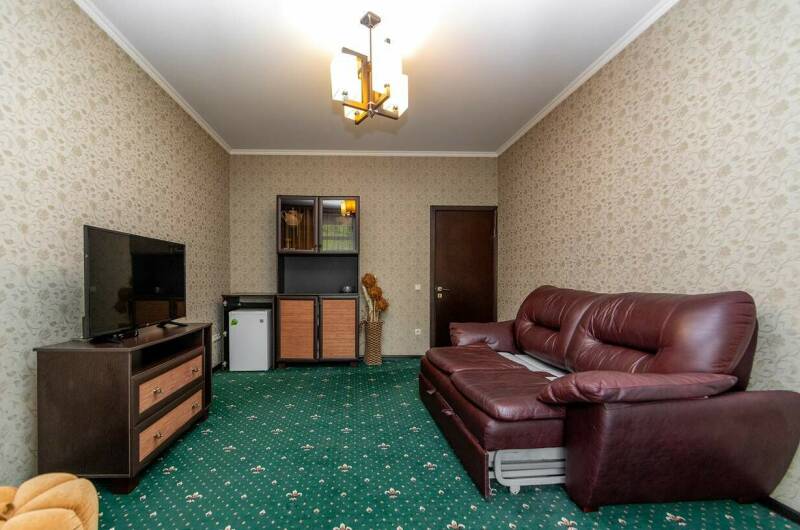 «Люкс» двухкомнатный, пакет услуг «Полный пансион»