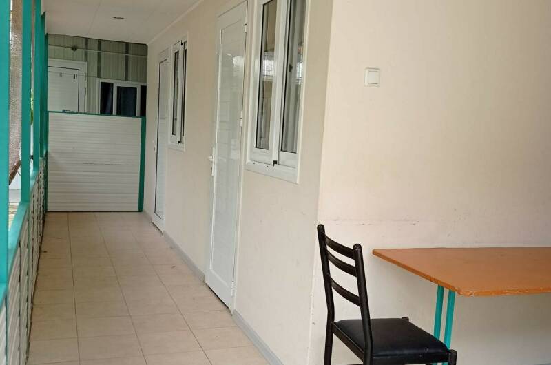 Домик с двумя двухместными номерами и кухней