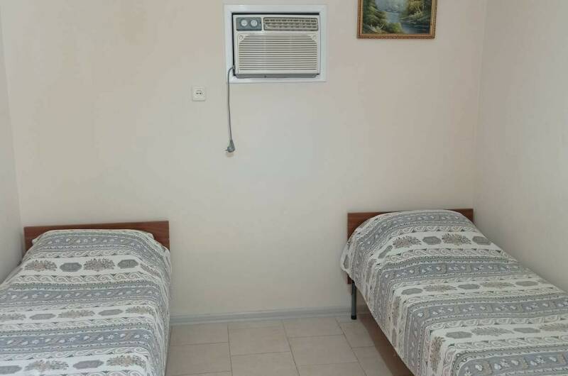 Домик с двумя двухместными номерами и кухней