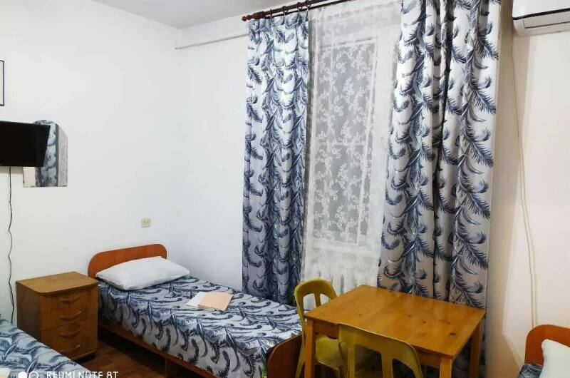 4-местный стандарт с собственным санузлом на этаже