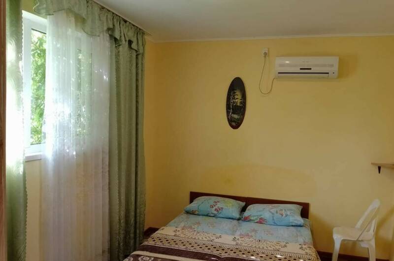 Номер на двоих в пятиместном домике