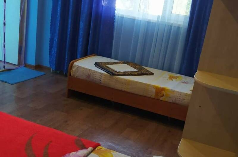 Номер на троих в пятиместном домике