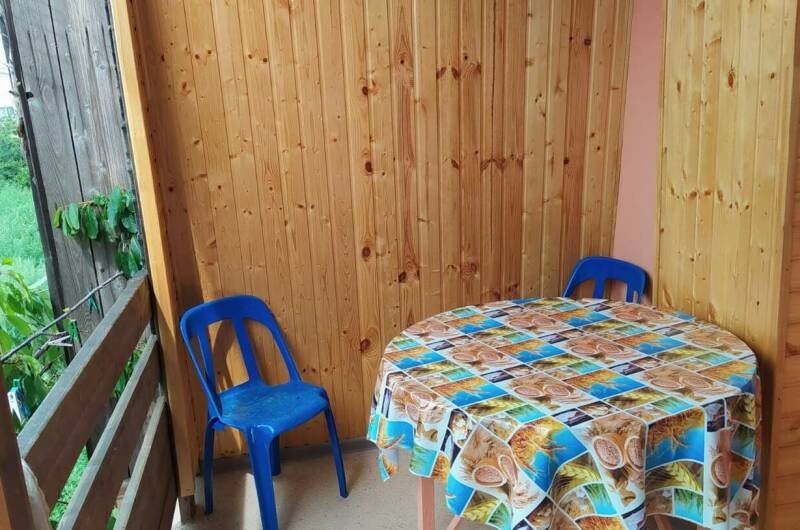 Номер на 2 этаже на 2−4 человека с балконом