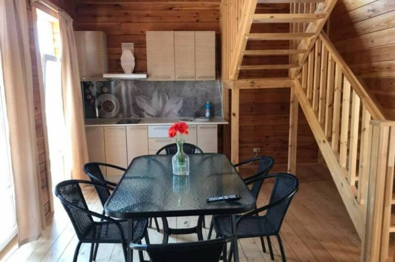 Коттедж из сибирского кедра шестиместный