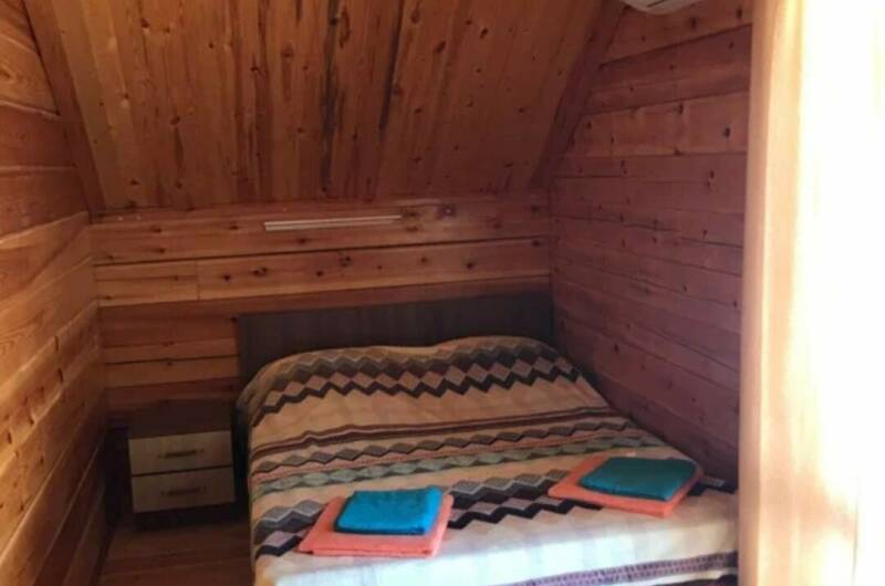 Коттедж из сибирского кедра шестиместный