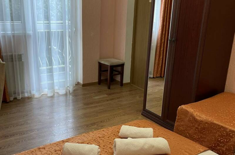 3-х местный с балконом