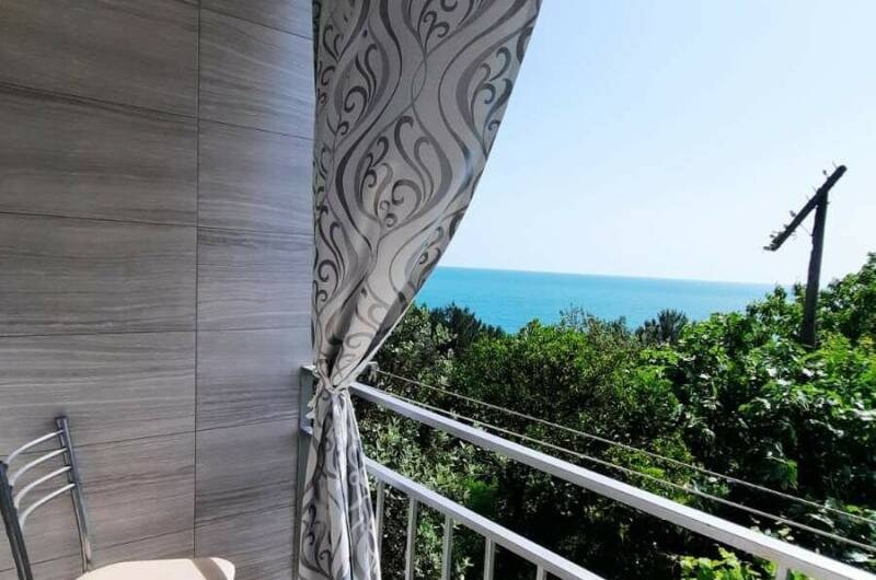 Трехместный «Люкс с балконом»