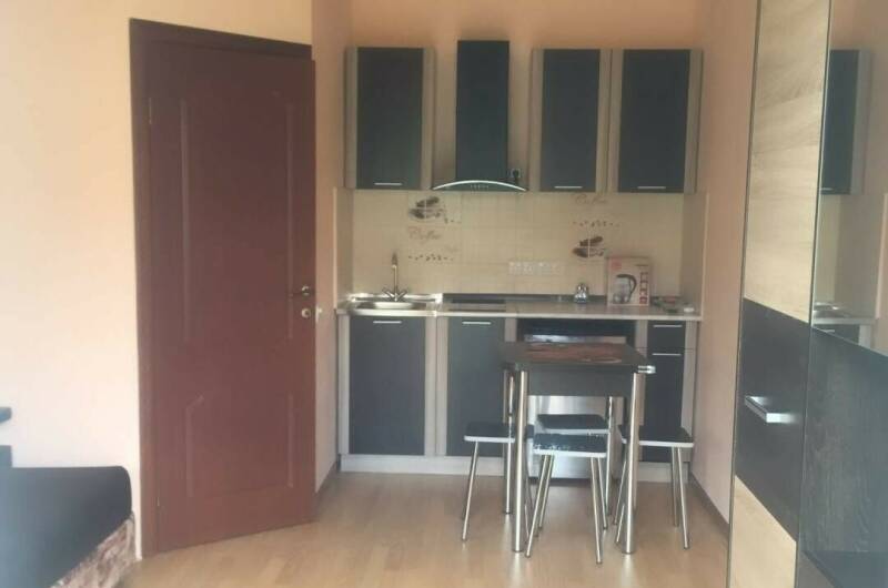 Студия с кухней