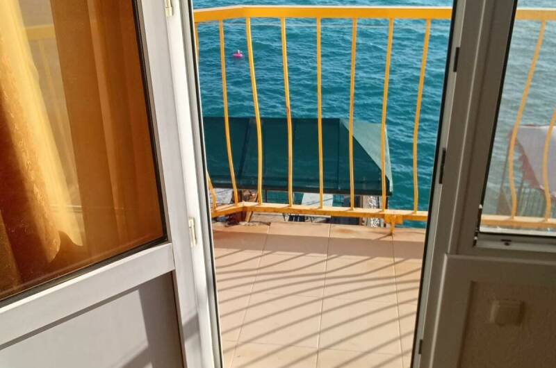 Трехместный «Стандарт» с видом на море