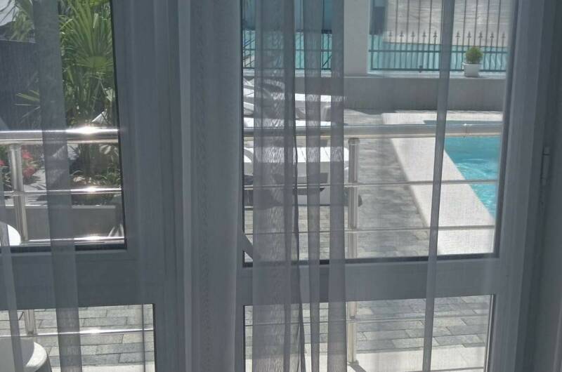 3-местный номер «Комфорт», вид на бассейн 1 этаж