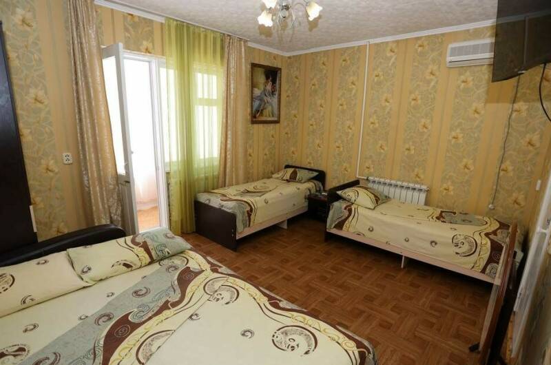 Четырехместный «Стандарт» (3-й этаж, № 305)