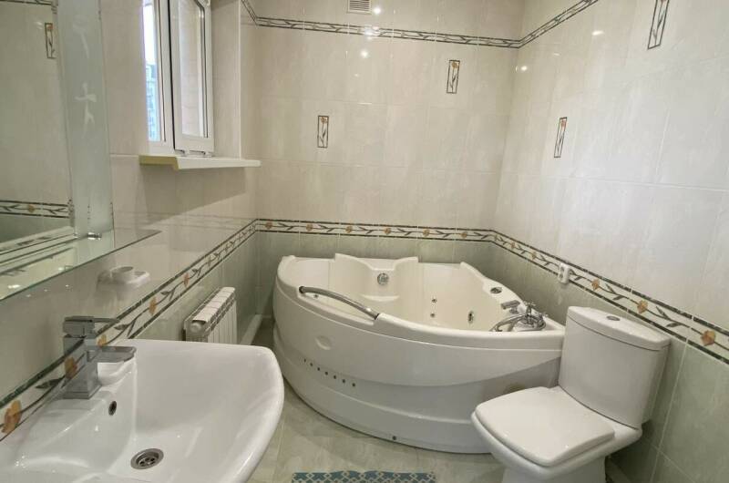 4 местный номер с удобствами с видом на море