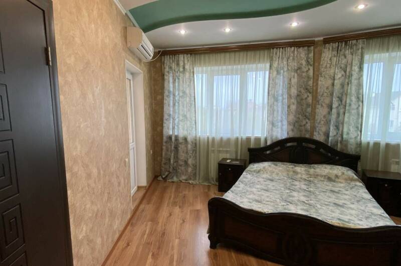 3 местный номер с удобствами с балконом