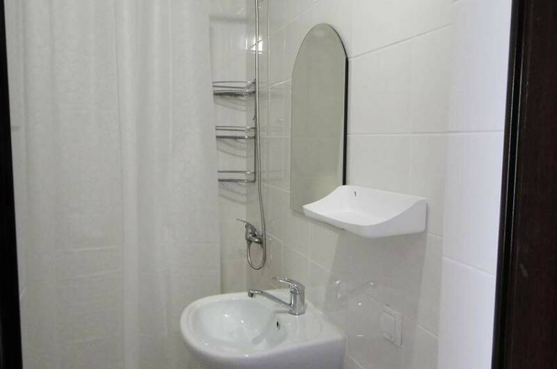 Трехместный «White»