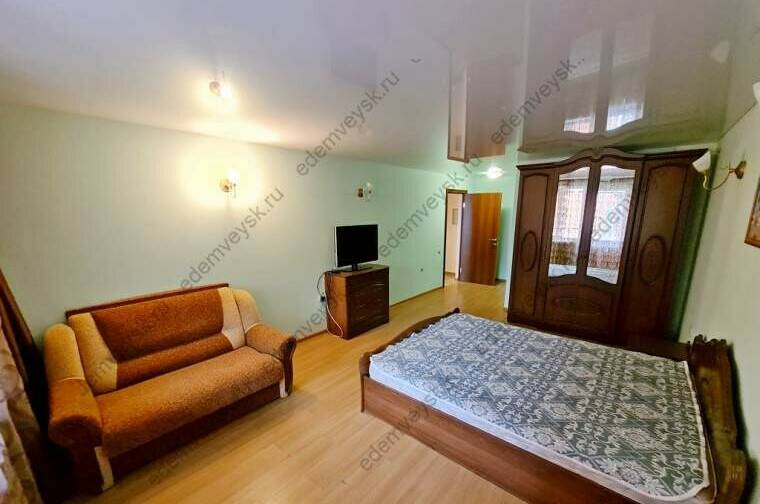 Двухэтажный номер с балконом и видом на море