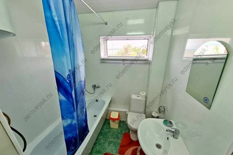 Двухэтажный номер с балконом и видом на море