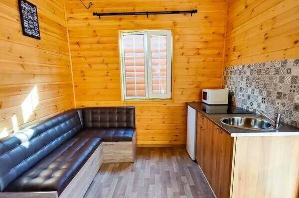 Дом с кухней