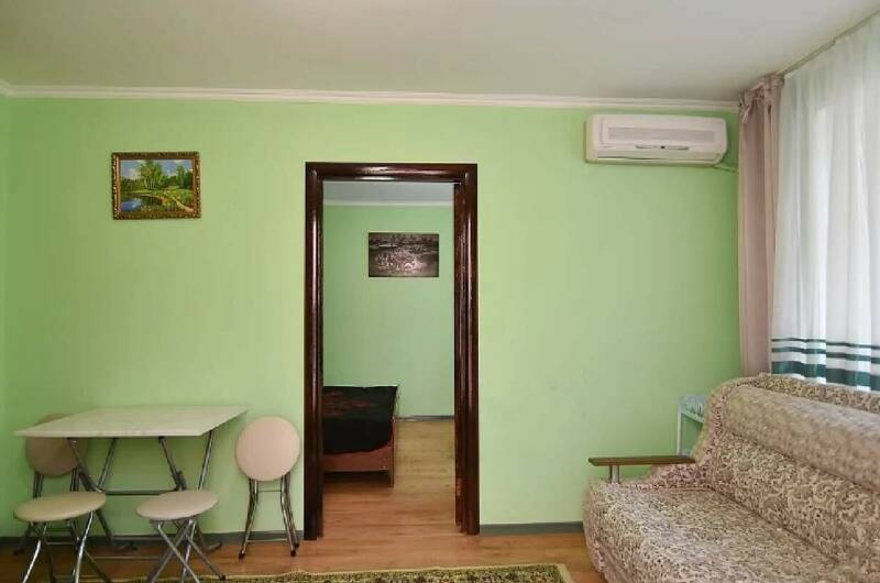 Двухкомнатный номер с кухней, отдельный вход, 1 эт