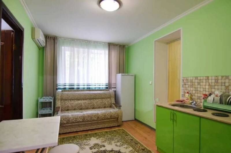 Двухкомнатный номер с кухней, отдельный вход, 1 эт