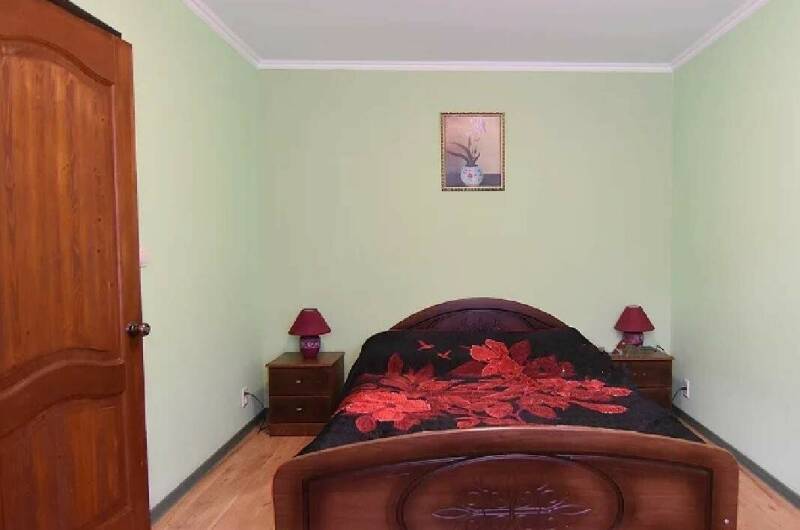 Двухкомнатный номер с кухней, отдельный вход, 1 эт