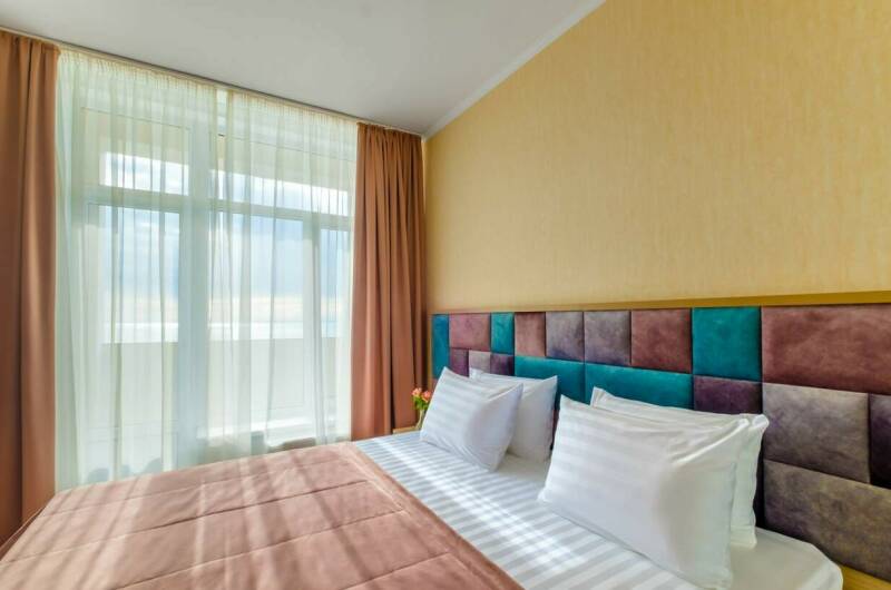 Двухкомнатный номер с видом на море