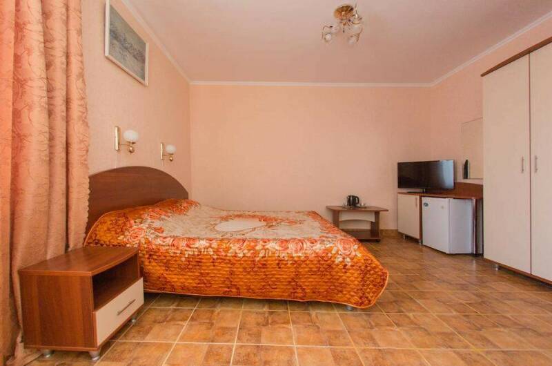 Трехместный номер с удобствами без балкона