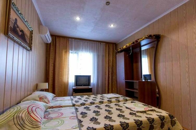 «Полулюкс»