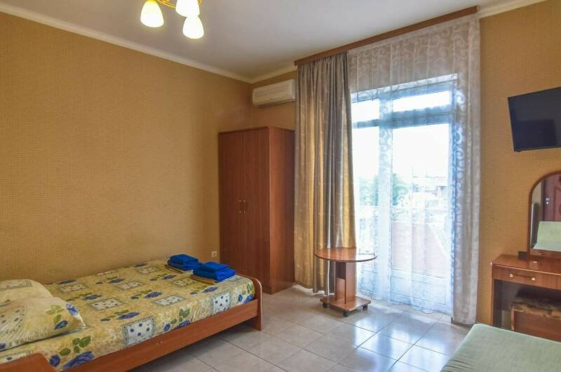 № 33 Трехместный с балконом