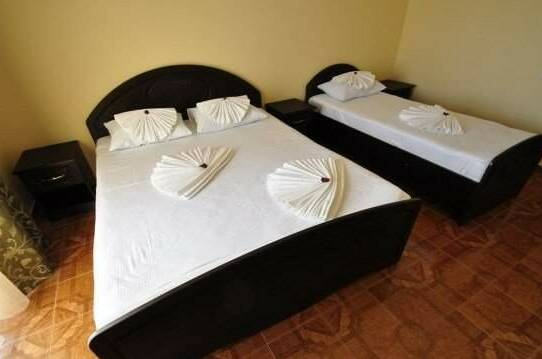 «Полулюкс» трехместный