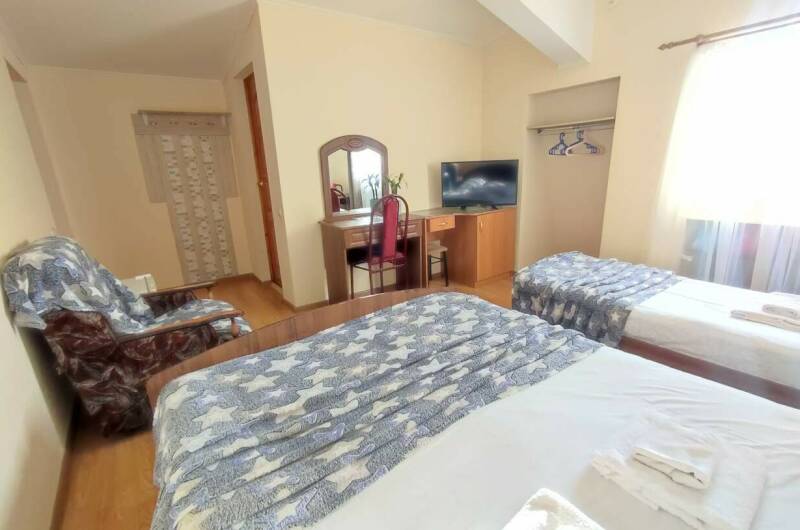 Большой 3−4х местный номер 4 этаж