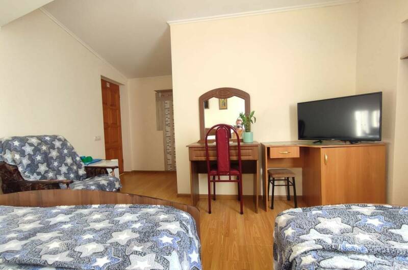 Большой 3−4х местный номер 4 этаж