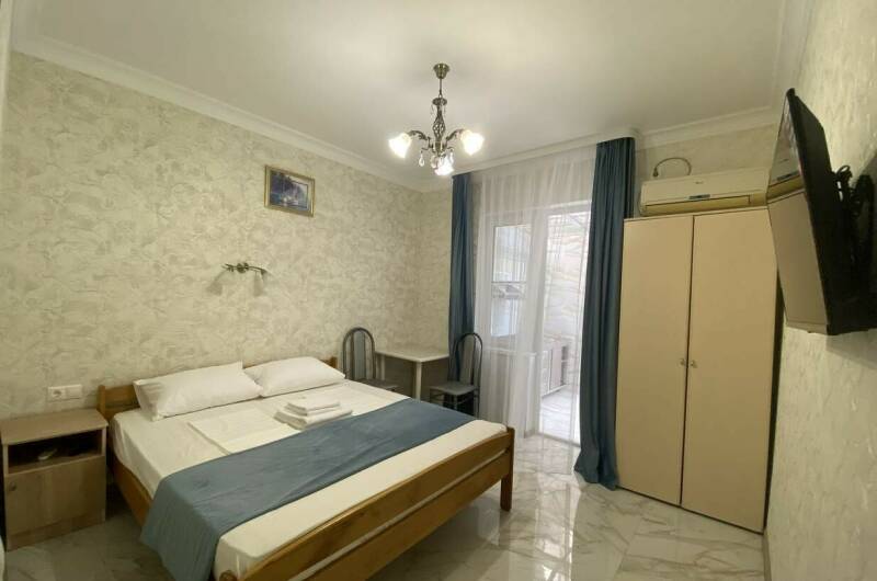 «Полулюкс» 1-комнатный 1 этаж с кухней