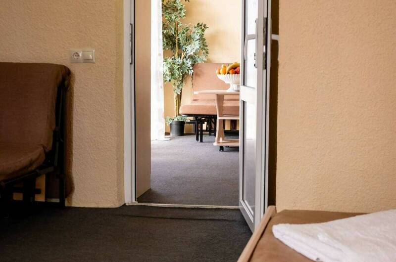 Двухкомнатный номер с кухней и балконом