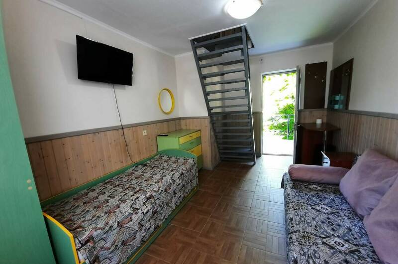 Двухэтажный номер «Эконом» с балконом