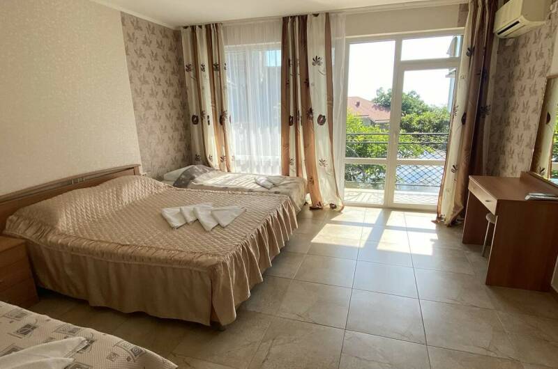 Четырехместный с балконом