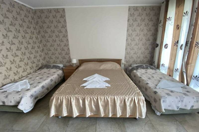 Четырехместный с балконом