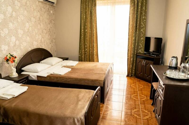 «Полулюкс» четырехместный