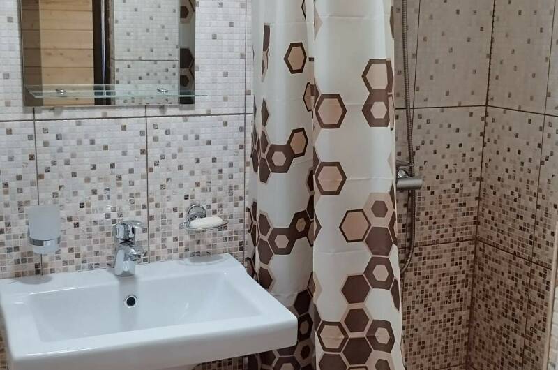 Четырёхместный номер с удобствами (2 этаж)