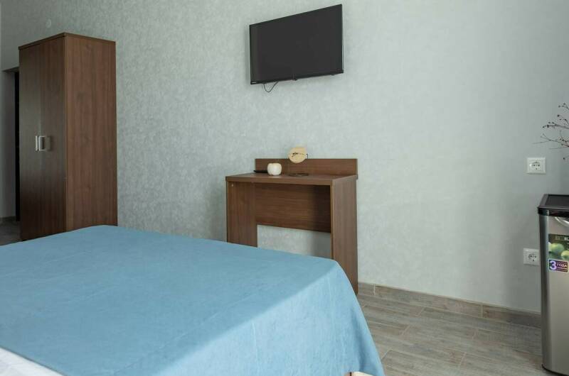 Трехместный «Комфорт» с выходом к бассейну