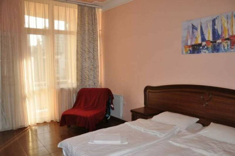 Студия с кухней, балконом и видом на море