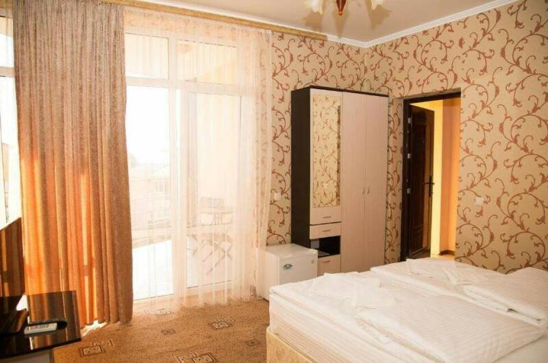 Улучшенный 2−3 местный номер с балконом и видом