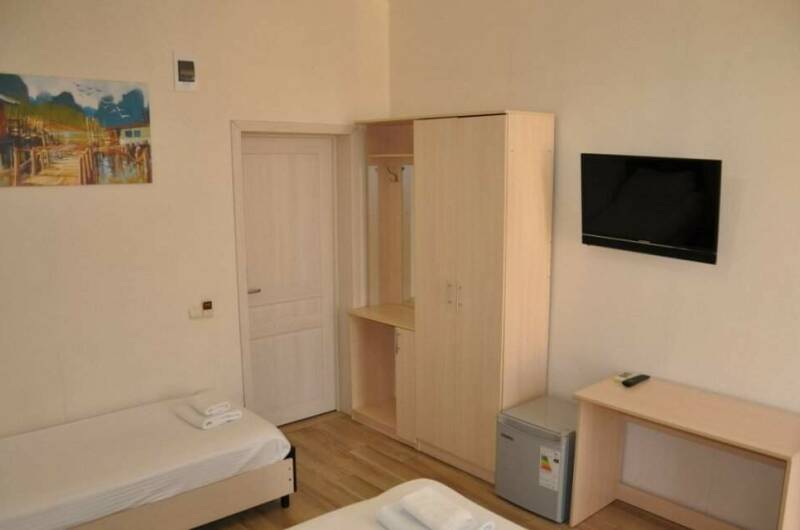 Улучшенный трехместный номер с балконом