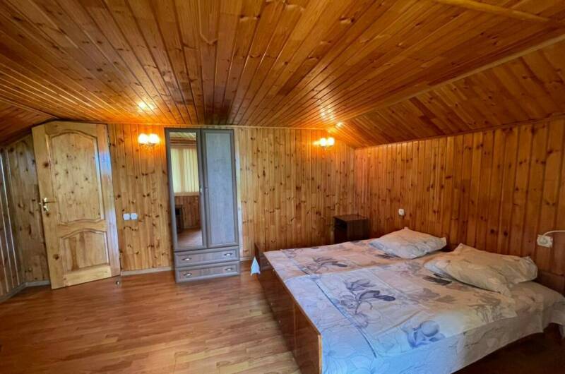 Четырехместный номер с видом на сад