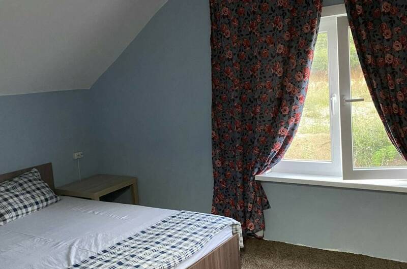 Дом трехкомнатный (9 спальных мест)