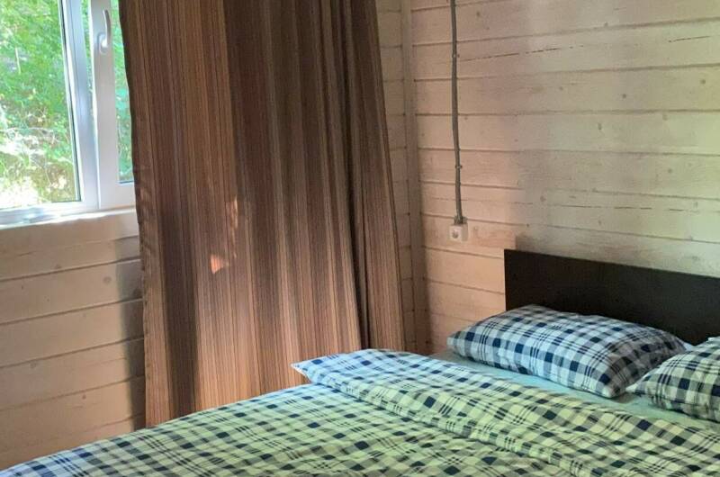 Дом трехкомнатный (11 спальных мест)