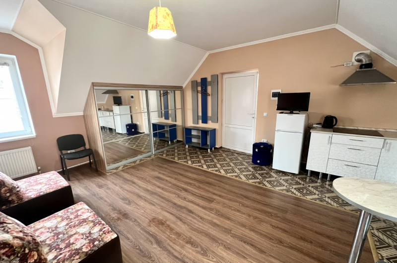 Четырехместный отдельный номер Студия