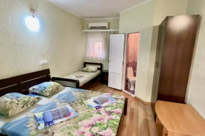 Трехместный номер (1 этаж) с. 30