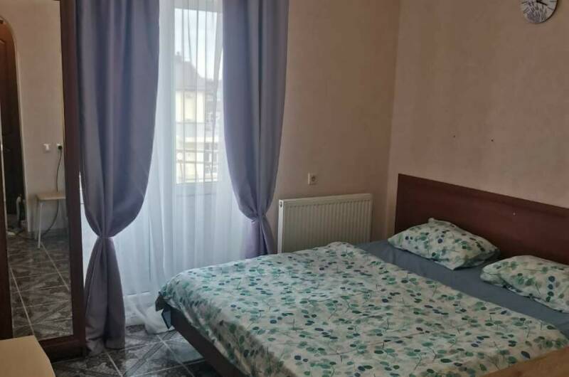 Трехместная студия с кухней 406